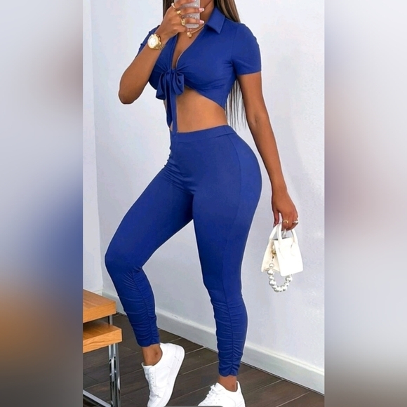 SHEIN Tie Front Crop Top & Ruched Hem Leggings - Picture 4 of 6